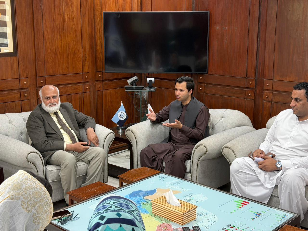 ایم این اے خوشحال کاکڑ کی چیئرمین ہائیر ایجوکیشن کمیشن سے ملاقات، سکالرشپس ودیگر سے متعلق بات چیت