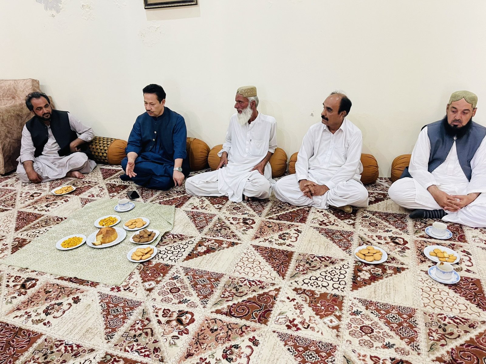 ثناء بلوچ کی گوادر یونیوسٹی کے وائس چانسلر پروفیسر رزاق صابر اور ڈاکٹر منظور بلوچ کے اہل خانہ سے ملاقات