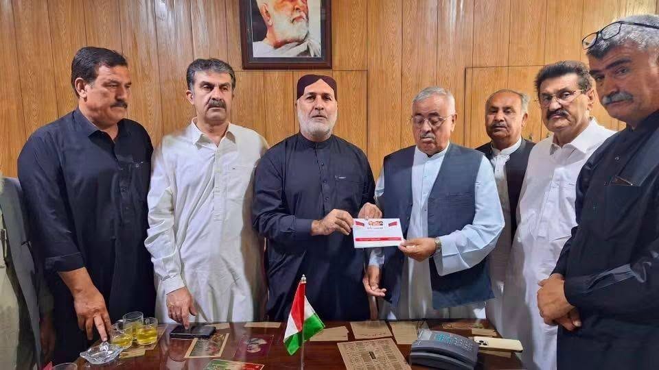 اے این پی کے صوبائی صدر اصغر خان اچکزئی کی پشتونخواملی عوامی پارٹی کے مرکزی سیکرٹریٹ کا دورہ ،پارٹی قیادت سے ملاقات
