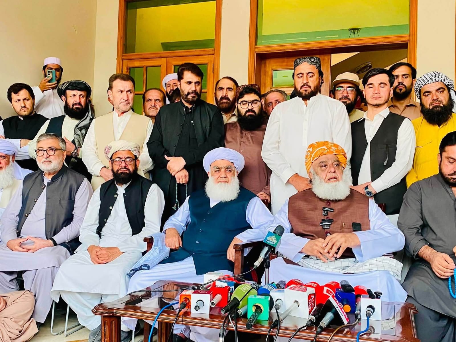 بلوچستان اور خیبرپختونخوا میں حکومتی رٹ نظر نہیں آتی، صوبے بنانا کوئی کیک نہیں کہ کاٹا جائے: مولانا فضل الرحمان