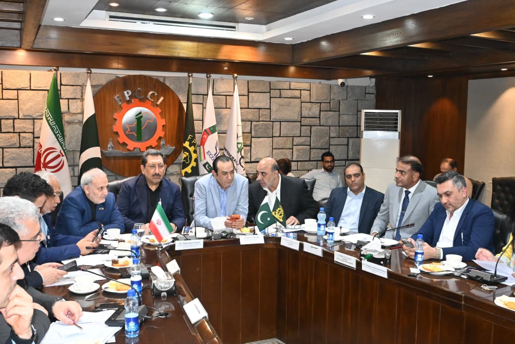 پا کستان اور ایران کی دونوں ممالک کے دوطرفہ تجا رت کی را ہ میں حائل رکاوٹوں کے خاتمہ کے لئے اقدامات کرنے پر زور