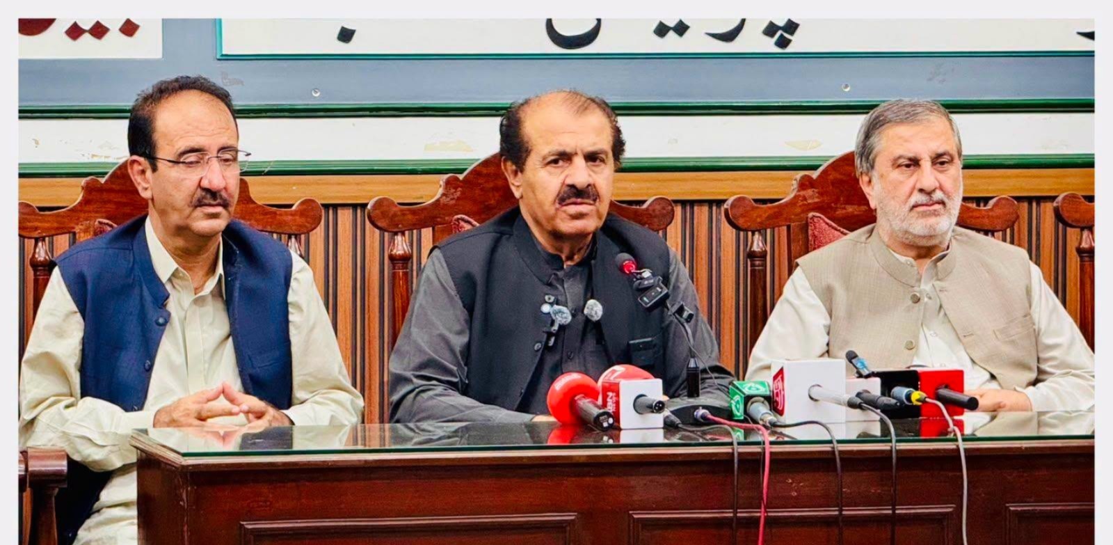 سردار اختر مینگل کی کراچی رہائش گاہ پر مبینہ چھاپہ، 13 افراد کی گرفتاری پر بی این پی رہنمائوں ساجد ترین ودیگر کا مذمتی پریس کانفرنس