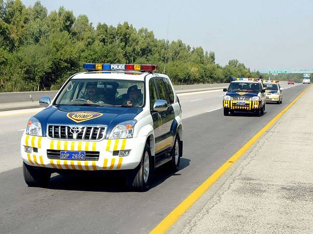 نیشنل ہائی وے اینڈ موٹروے پولیس شاہراہوں پر شہریوں کے محفوظ سفر، ٹریفک قوانین کی پابندی یقینی بنا رہی ہے ،ڈی آئی جی موٹروے پولیس