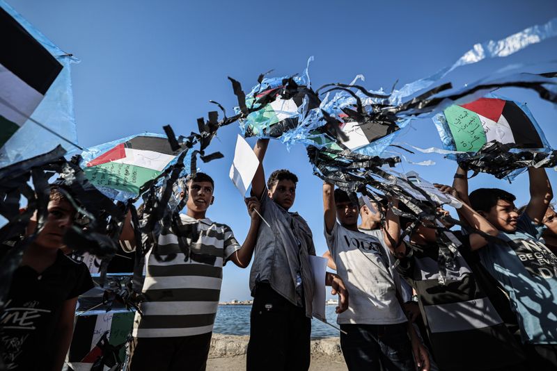 اسرائیلی وزیر اعظم اور وزیر جنگ کی غزہ میں پتنگیں اڑ انے والے فلسطینی بچوں پر حملوں کی دھمکی، اقوام متحدہ اور یورپی اداروں کی مذمت