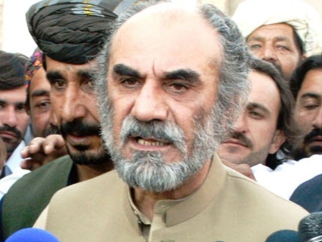 اگر ریاست واقعی امن چاہتی ہے تو اسے مزاحمت کو ’’فتنہ‘‘ کہنے کے بجائے اُن اسباب کا خاتمہ کرنا ہوگا جو لوگوں کو مزاحمت پر مجبور کرتے ہیں: نواب رئیسانی
