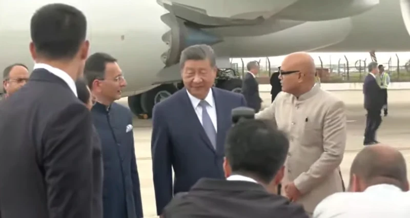 چینی صدر شی جن پنگ دہلی پہنچ گئے، برکس سربراہی اجلاس میں شرکت کریں گے
