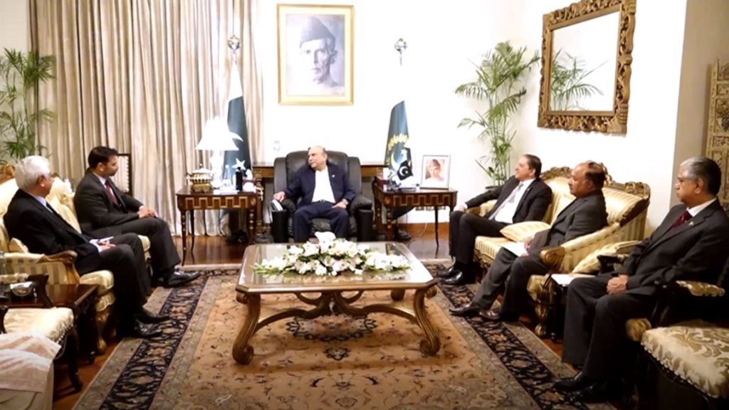 پاک چین سٹریٹجک اعتماد برقرار رکھنے ، اسے مضبوط بنانے کے لیے اعلیٰ سطحی تبادلے، عوامی روابط اور اقتصادی تعاون میں توسیع ضروری ہے، آصف علی زرداری
