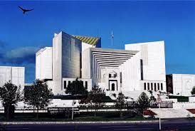 عمران خان کی اسپتال منتقلی کا کیس: آئینی عدالت کیسے کیس سن سکتی ہے؟ اٹارنی جنرل سے معاونت طلب