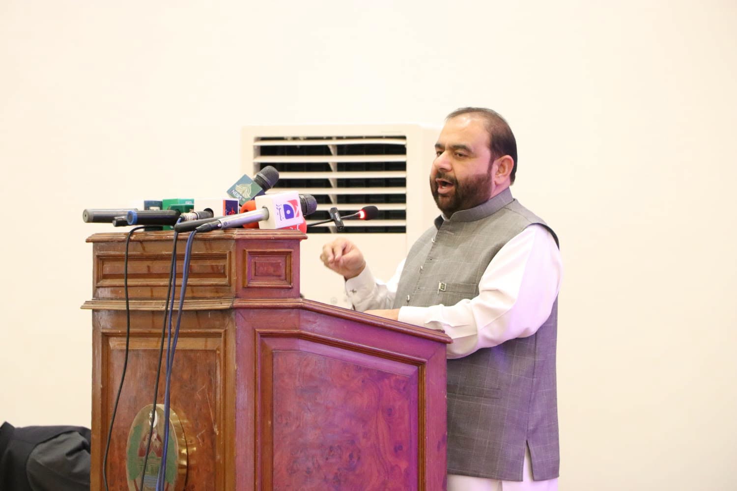 نوجوان نسل ملک کا قیمتی اثاثہ ہے، اس کی علمی، ادبی اور فکری تربیت کے لیے تعلیمی اداروں کا کردار نہایت اہم ہے: وفاقی وزیر قومی ورثہ
