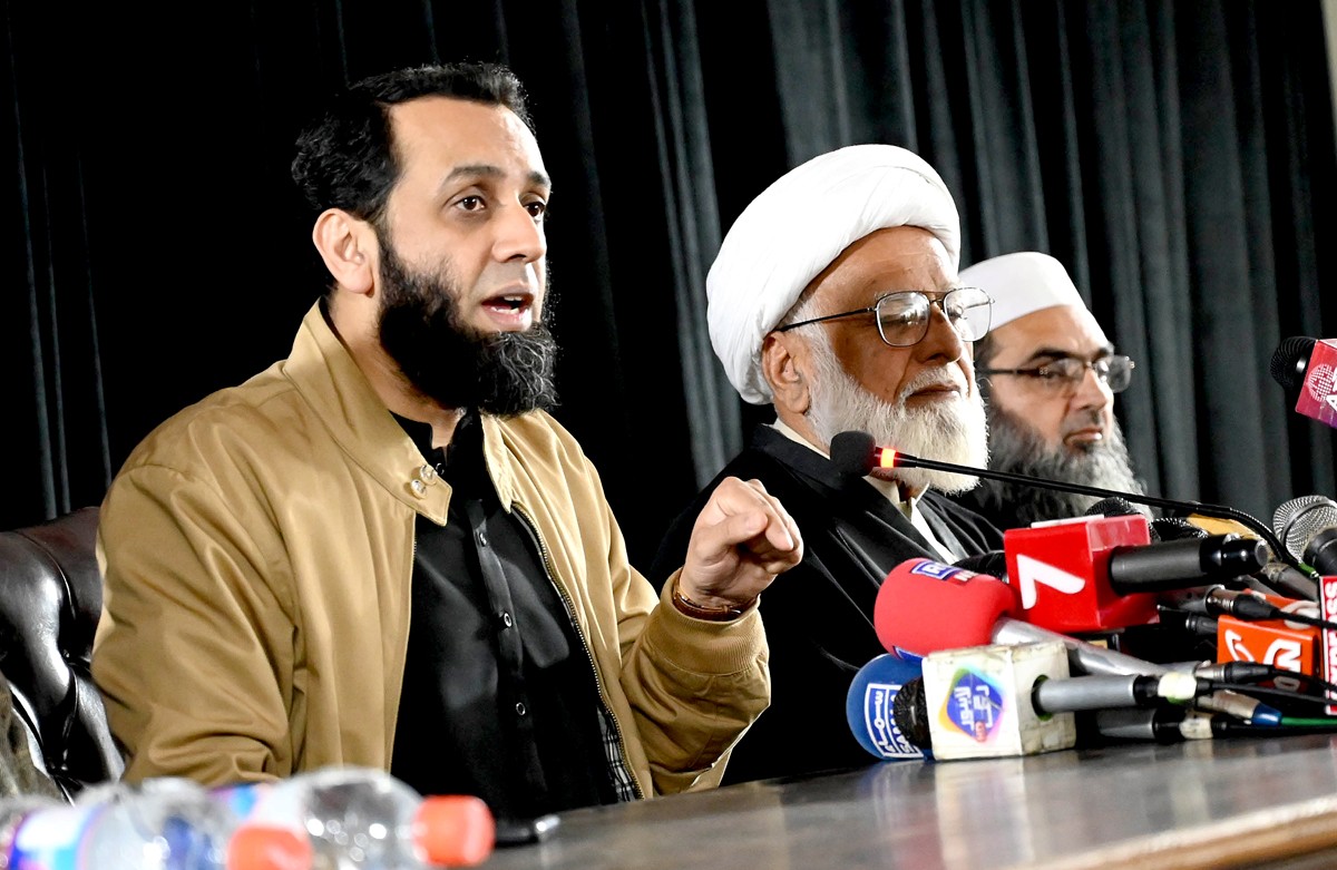 پاکستان نے حق دفاع استعمال کرتے ہوئے افغانستان میں 10 مقامات پر فضائی اور ڈرون حملے کیے: وزیر اطلاعات عطا تارڑ