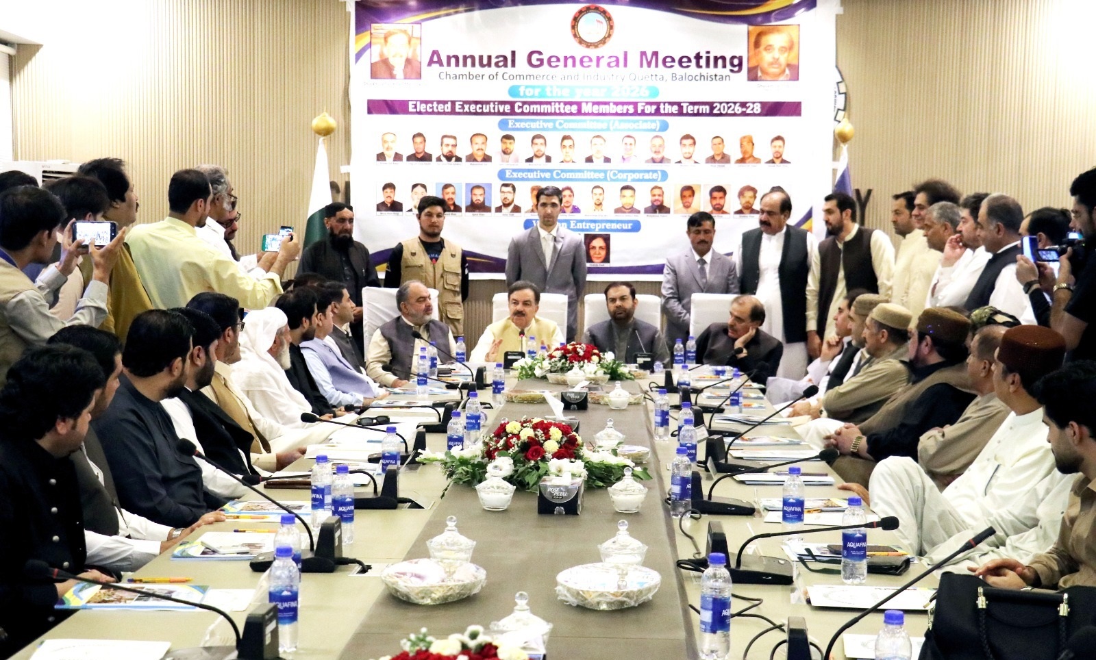 تاجر برادری کا ملک وصوبے کی معاشی ترقی اور روزگار کی فراہمی میں اہم کردار ہے،حکومت وسائل کیلئے کوشاں ہیں ،گورنر لوچستان