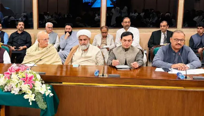 محموداچکزئی کا اسپیکر چیمبر جانے سے انکار، پی ٹی آئی نے حکومت سے مذاکرات کیلئے نیا وفد تشکیل دیدیا