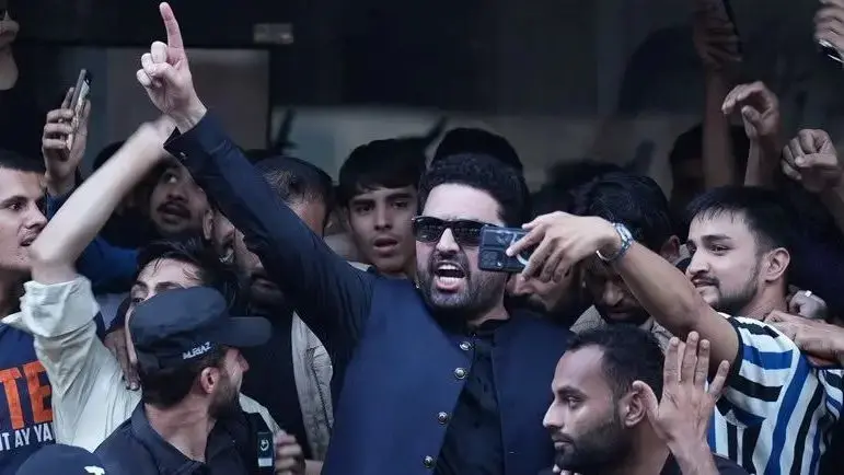 ہم روز ایک نئے منصوبے کا اعلان کریں گے، کسی گورنر راج یا ایمرجنسی کو نہیں مانتے: وزیرِ اعلی سہیل آفریدی کا لانگ مارچ کے آغاز پر خطاب