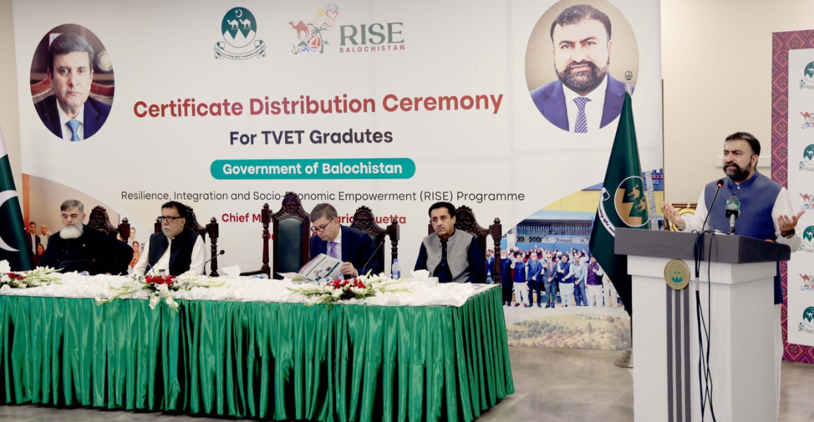 نوجوان تشدد کے بجائے ترقی کا راستہ اختیار کریں، حکومت ہر ممکن تعاون کرے گی، وزیر اعلی بلوچستان میر سرفراز بگٹی