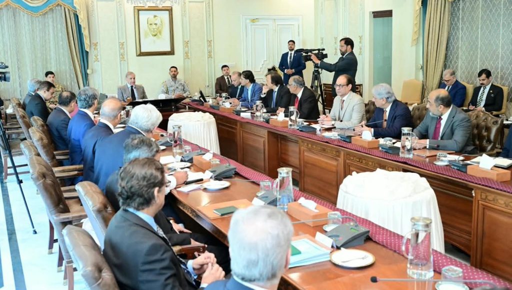 صارف سے ٹیکس وصول کرکے اپنی جیب میں ڈالنے والے کاروبار کسی رعایت کے مستحق نہیں،ٹیکس کی مکمل استعداد کے حصول کیلئے تمام ضروری اقدامات اٹھائیں گے، وزیراعظم شہباز شریف