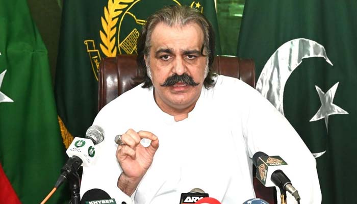 وزیراعلیٰ کے پی کیلئے پی ٹی آئی گروپ سرگرم، 30 سے زائد ارکان علی امین کو سی ایم بنانے کے خواہشمند