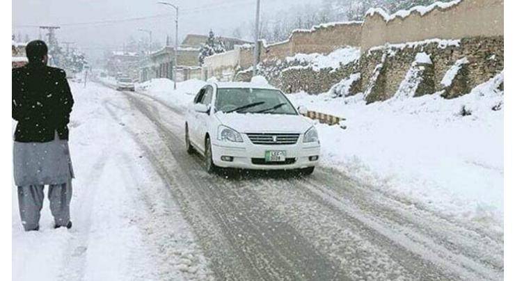 بلوچستان میں سر دی کی شد ید لہر  ملک کے بالا ئی حصو ں میں مزید بر فباری