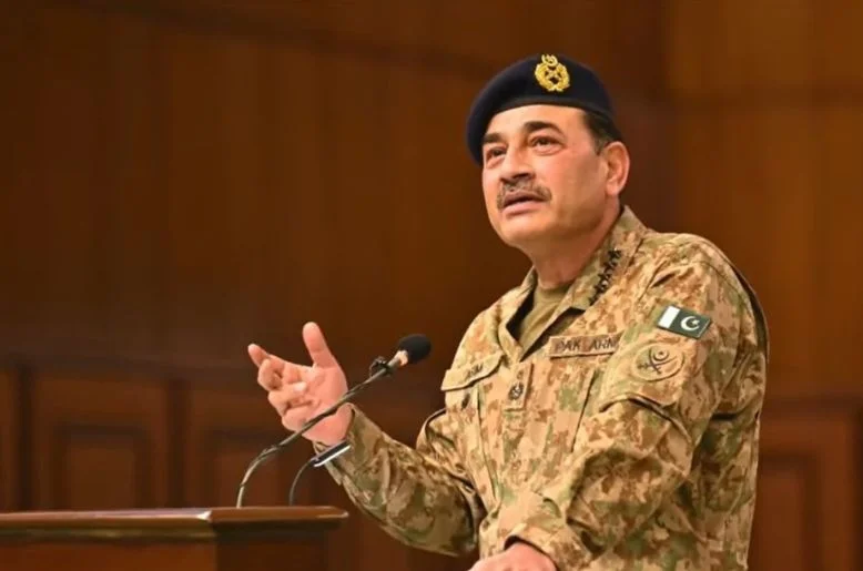 پاکستان کی مسلح افواج جدید ترین حربی صلاحیتوں اور کثیر جہتی جنگ کے چیلنجز سے نمٹنے کے لیے تیزی سے ارتقائی مراحل طے کر رہی ہیں، فیلڈ مارشل عاصم منیر