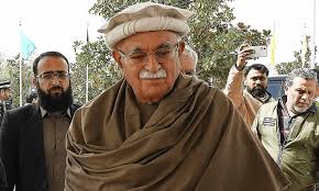 بلوچستان کے معاملے پر سب کو مل بیٹھ کر فیصلہ کرنا ہوگا، اتنا بڑا حملہ ہوا مگر ٹی وی پر کرکٹ زیرِ بحث رہی: محمود خان اچکزئی