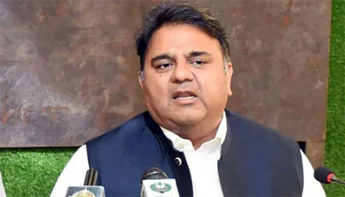 اس میں کوئی شک نہیں کہ پرویزخٹک،شفقت محمود ،شاہ محمود اورمیری رائے تھی کہ فوج سے تعلقات خراب نہ کی جائیں،فواد چوہدری