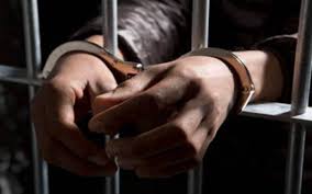 ضلعی انتظامیہ نے شہر میں گرانفروشوں کے خلاف کریک ڈائون کرتے ہوئے 18دکانیں سیل کرکے34افراد کوگرفتارکرلیا